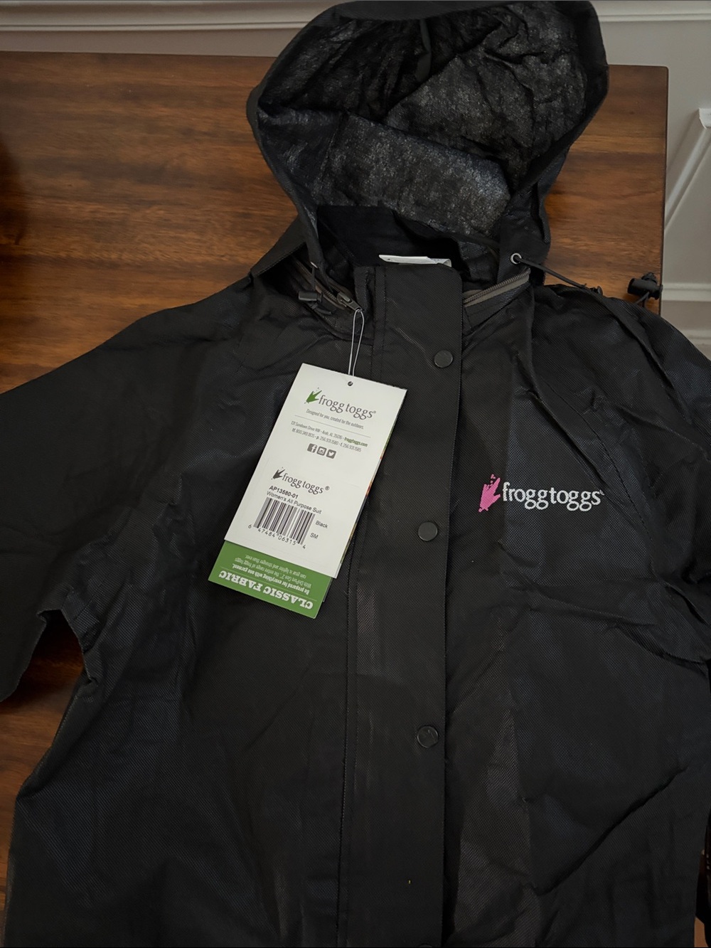 Frogg Toggs Women's Black Rain suit. Brand new.